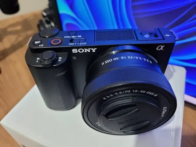 Sony ZV-E10 + Lente (Nova)