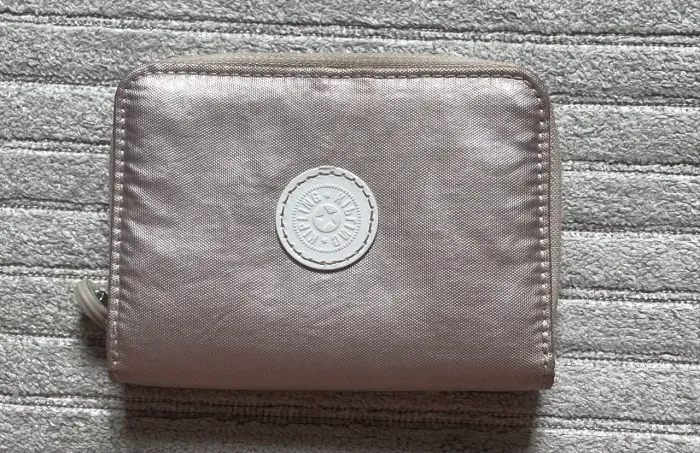 Carteira Kipling Original Rosa Rose com RFID Safe - Ótimo Estado