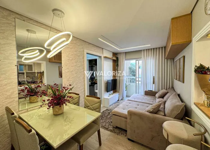 Apartamento com 2 quartos | Armários Planejados | Sacada para alugar no Condomínio Villa d