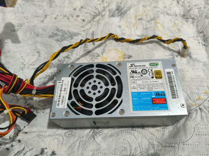 Fonte Seasonic 300W 80 Plus Gold PFC Ativo - Funcionando Perfeitamente