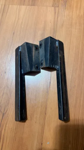 Suporte de baú da Fazer 250 cc reforçado para quem carrega baú pesado