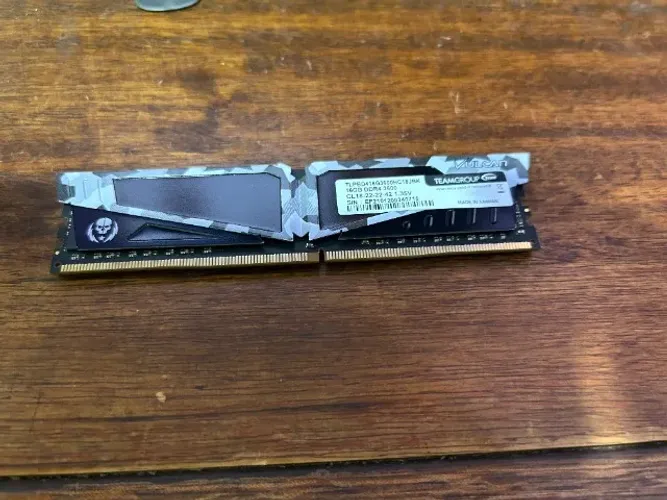 Memória RAM DDR4 16GB 3600