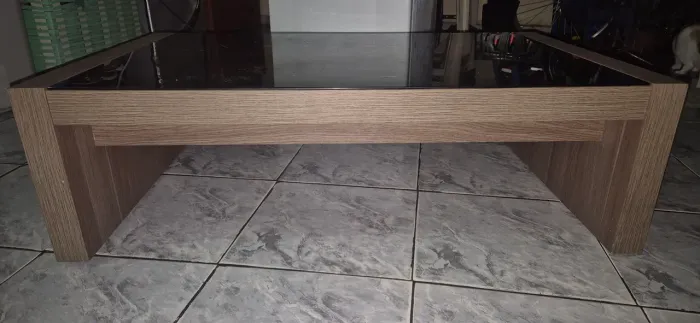 Mesa de Centro com vidro