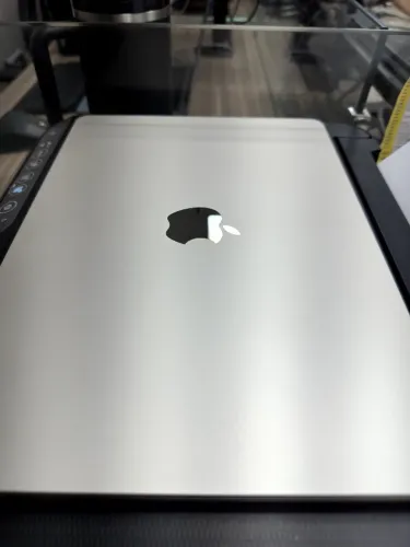 MacBook Air M2 2022 13,6? 8GB 256GB ? Pouco usado, bateria 90%, com caixa e carregador ori