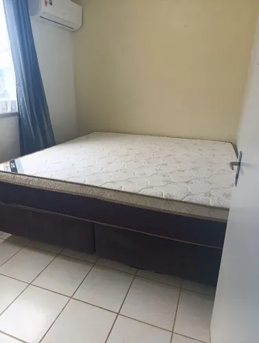 Vendo cama Super king Ortobom com molas ensacadas 