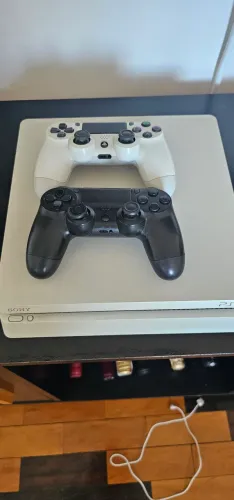 PS4 slim branco