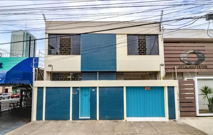Casa a venda na Av. Generalíssimo Deodoro - Nazaré