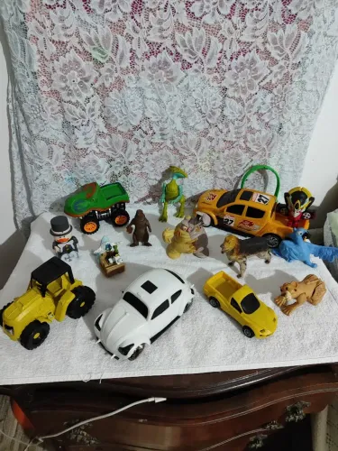 Brinquedos variados menina e menino