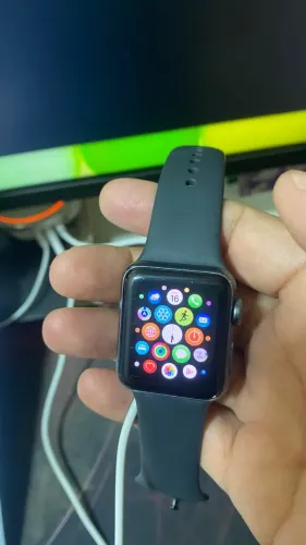 Apple Watch Series 3, 38mm, na cor Space Gray (cinza-espacial)