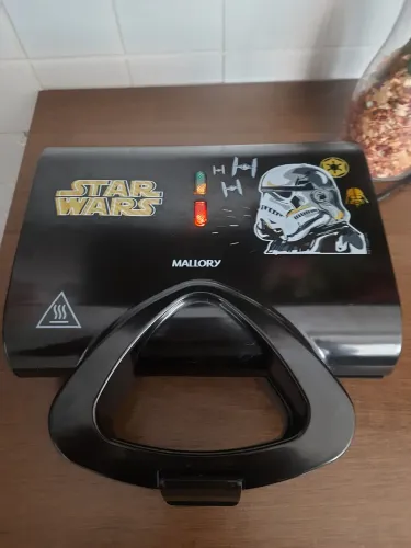 Sanduicheira Star Wars Mallory 127v