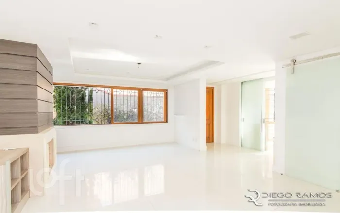 Casa à venda em Vila Assunção com 292 m², 3 quartos, 2 suítes, 2 vagas