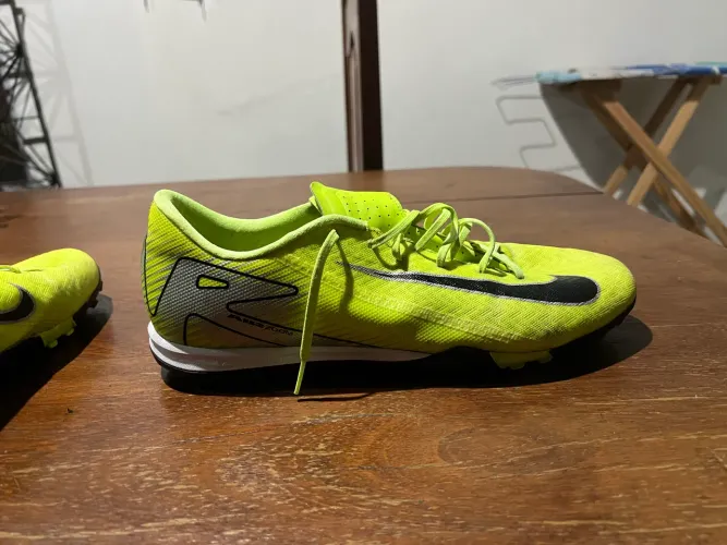 Chuteira NIKE AIR ZOOM MERCURIAL-43 tamanho