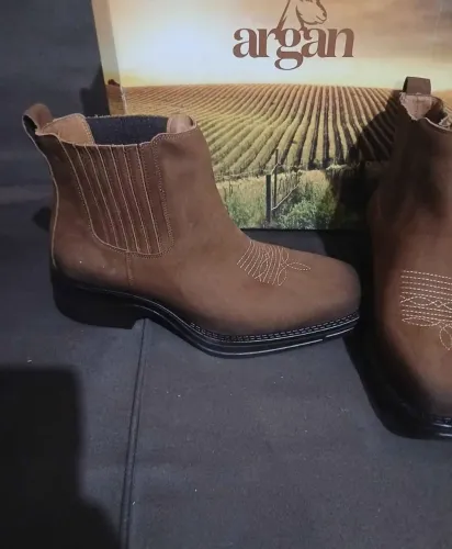 Bota tamanho 42