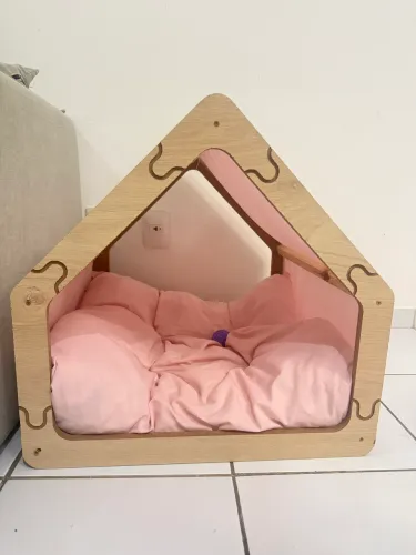 Casinha de cachorro rosa