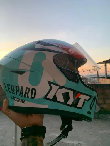 Capacete tamanho 61