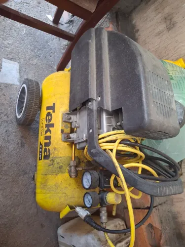 Venda compressor semi novo só usei 2 X comprei novo na caixa