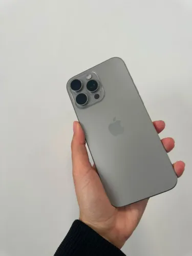 iPhone 16 Pro Max semi novo