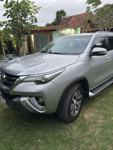 Toyota Hilux SW4 SRX 4X4 2.8 TDI 16V Dies. Aut. 2017