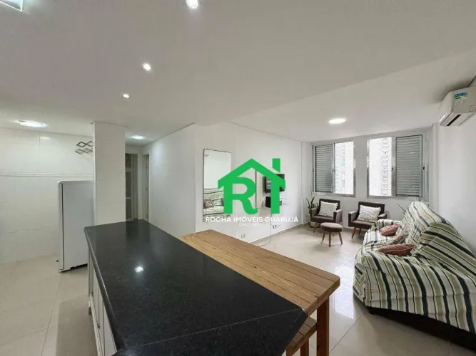 Apartamento à beira mar com 2 quartos (1 suíte) à venda em Pitangueiras, Guarujá