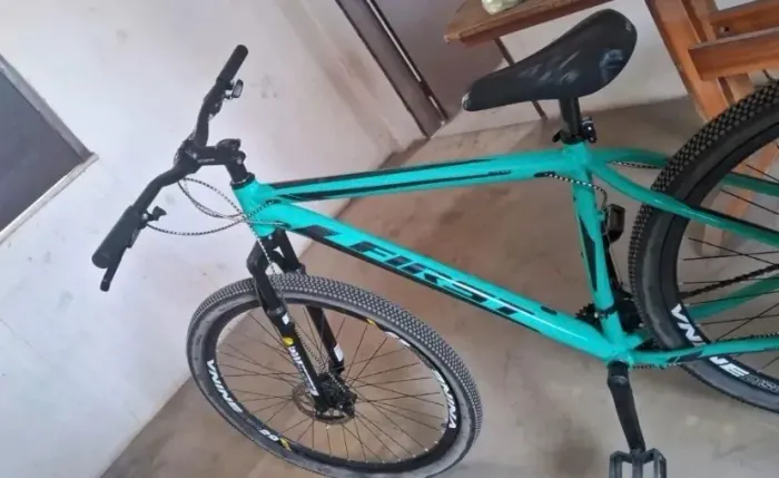 Bicicleta First Aro 29 ? 24 Velocidades ? Excelente Estado ? Aceitamos Negociação