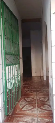 Aluga-se 1 Casa Com 2 Quartos Sala Cozinha Banheiro e Garagem P/1 Carro