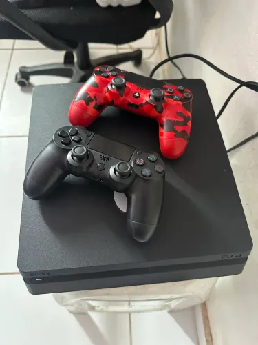 Ps4 slim 1 tera + dois controles