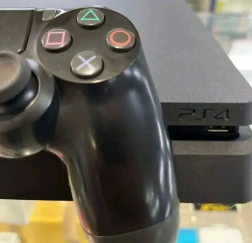 Playstation 4 com ufc 26
