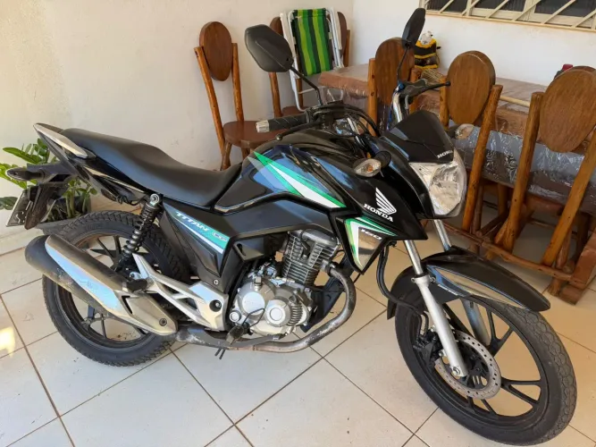 Moto a venda