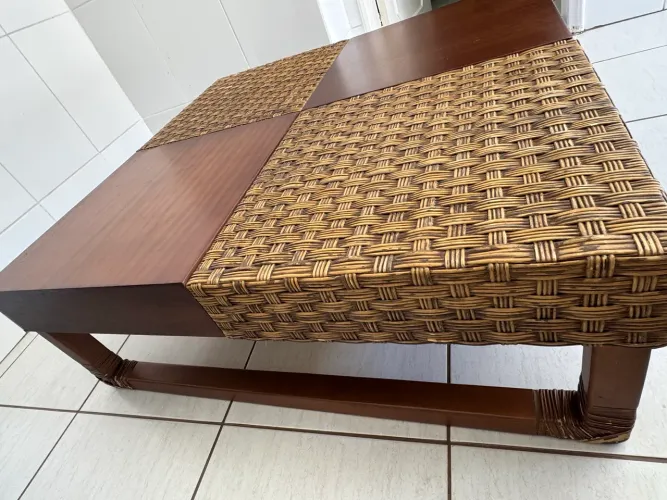 MESA DE CENTRO EM MADEIRA 100x100