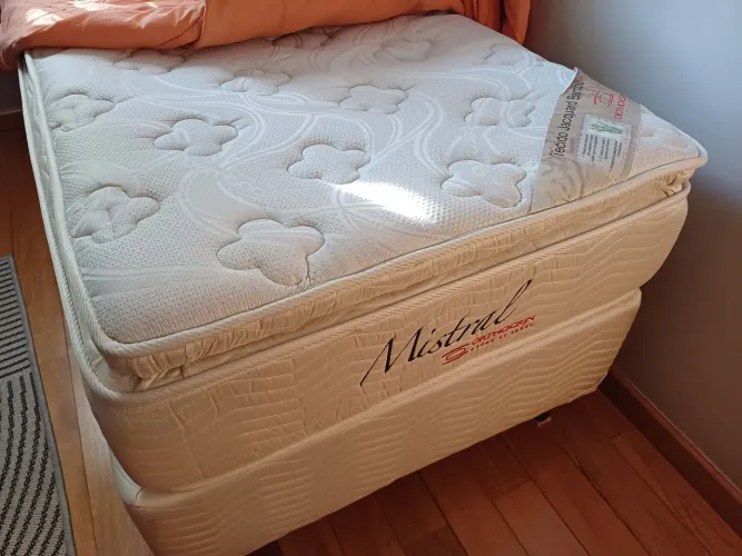 Cama Box solteiro com colchão de molas Orthocrin Mistral de luxo, em excelente estado