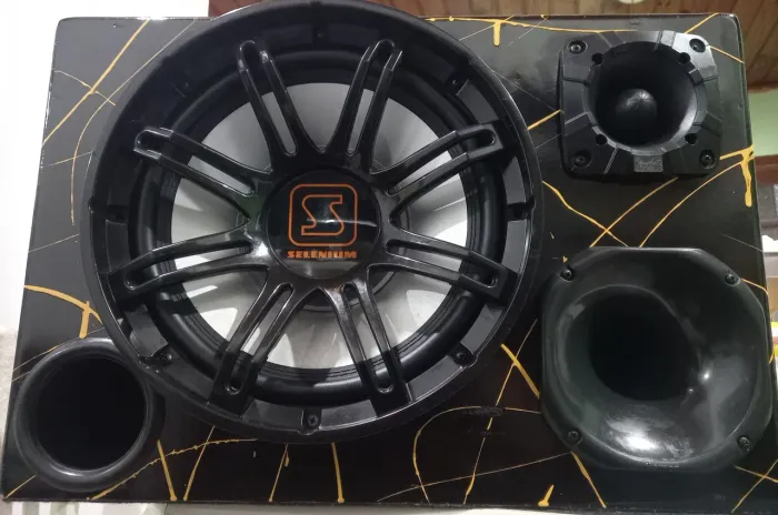 Caixa trio sub jbl selenium spyder som automotivo