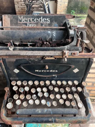 Máquina de Escrever Mercedes Favorit