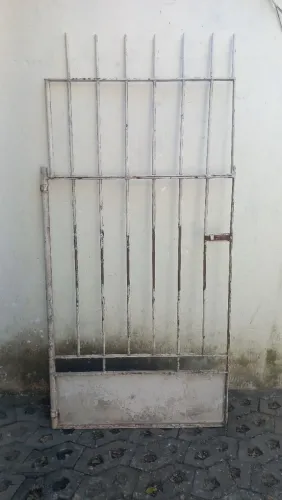 Portão de pedestre em ferro