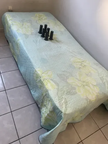 Cama Box de solteiro usada + 6 pés