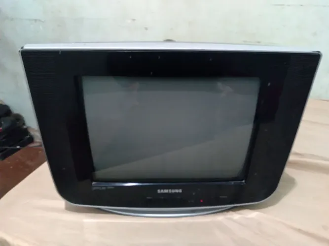 TV Samsung 14" Ultra Slim CRT - Funcionando Perfeitamente