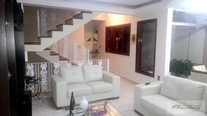 Casa para Venda em Jundiaí, Vila Galvão, 3 dormitórios, 1 suíte, 4 banheiros, 3 vagas