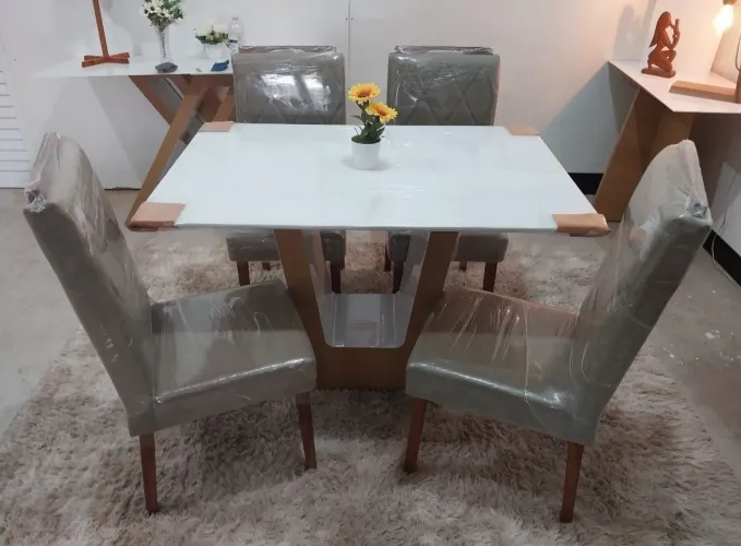 Conjunto Mesa e 4 Cadeiras P.R.O.M.O.Ç.Ã.O