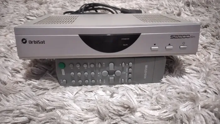 Receptor de Satélite OrbiSat S2200 Slim