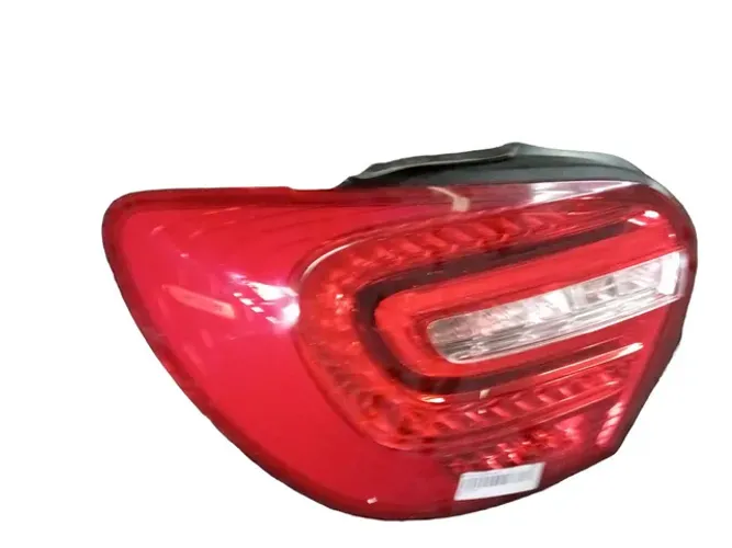 LANTERNA TRASEIRA L E A200 DO MERCEDES A200 /