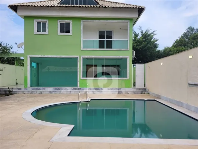 Casa TRIPLEX Vargem Pequena
