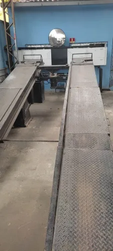 Rampa gravitacional e alinhamento para veículos 