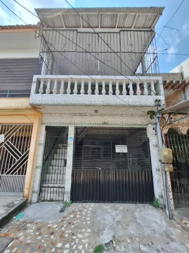 CASA 2 ANDARES - 4/4 - BAIRRO PEDREIRA