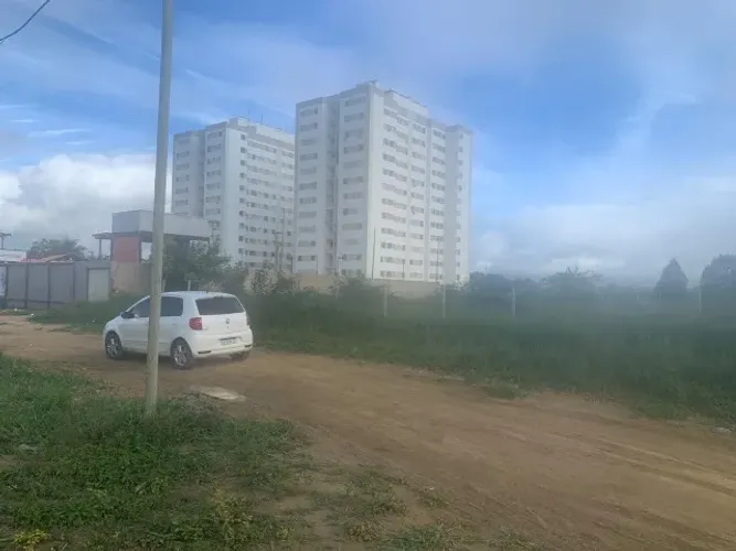 Alugo na Olívia Flores área com 900,00m² em Vitória da Conquista