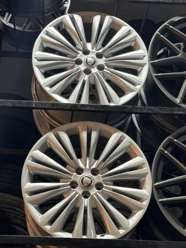 Rodas de Liga Leve Jaguar aro 19