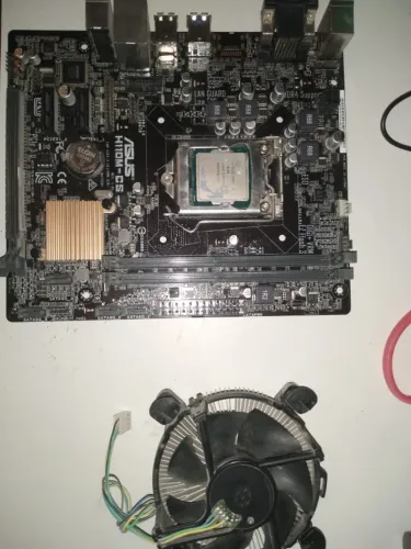 Placa mãe asus e processador i3 RAM 4gb DDR4