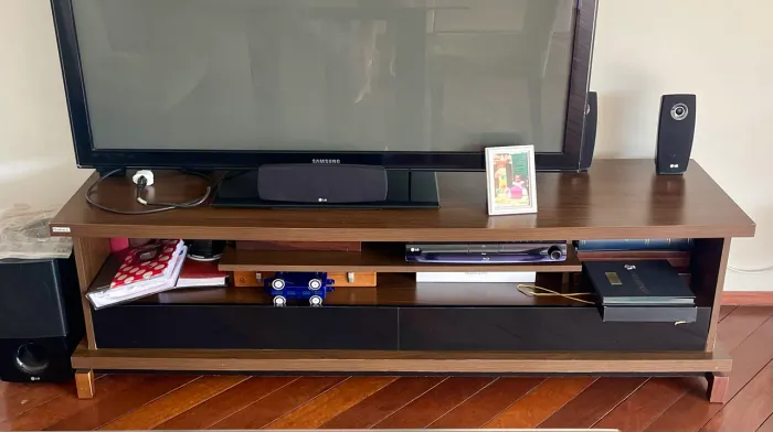 Rack em madeira Rudnick 180 cm comprimento, 45 cm largura e 55 cm de altura!