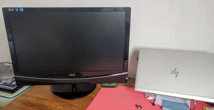 Tv monitor AOC 21 polegadas. 