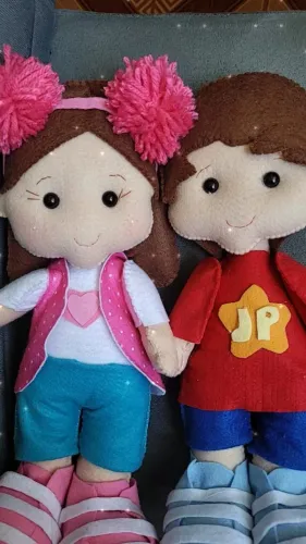 Bonecos de feltro Maria Clara e JP