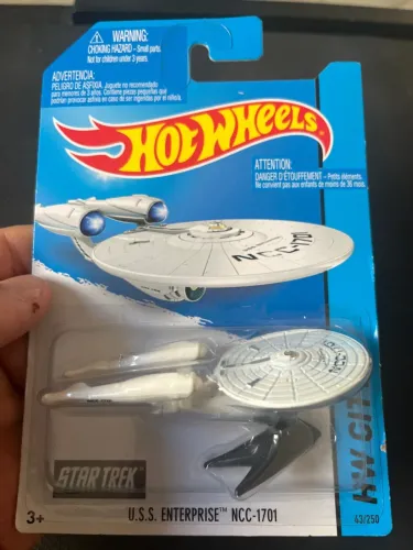 Hot Wheels Star Trek U.S.S. Enterprise NCC-1701