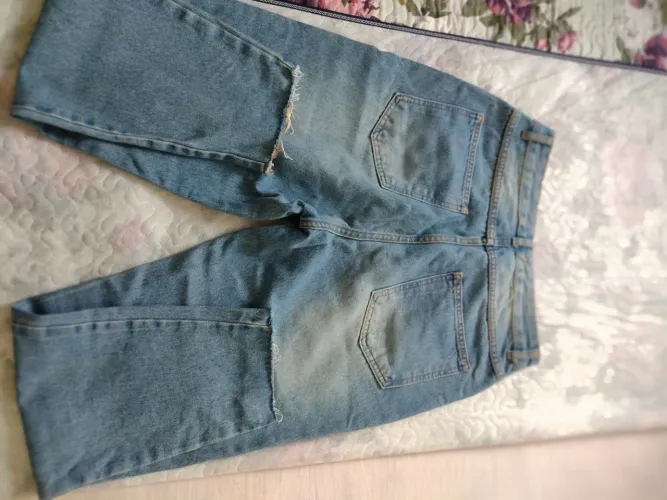 Calça mon pegada esporte trabalho faculdade usada duas vezes a cor dela é essa.